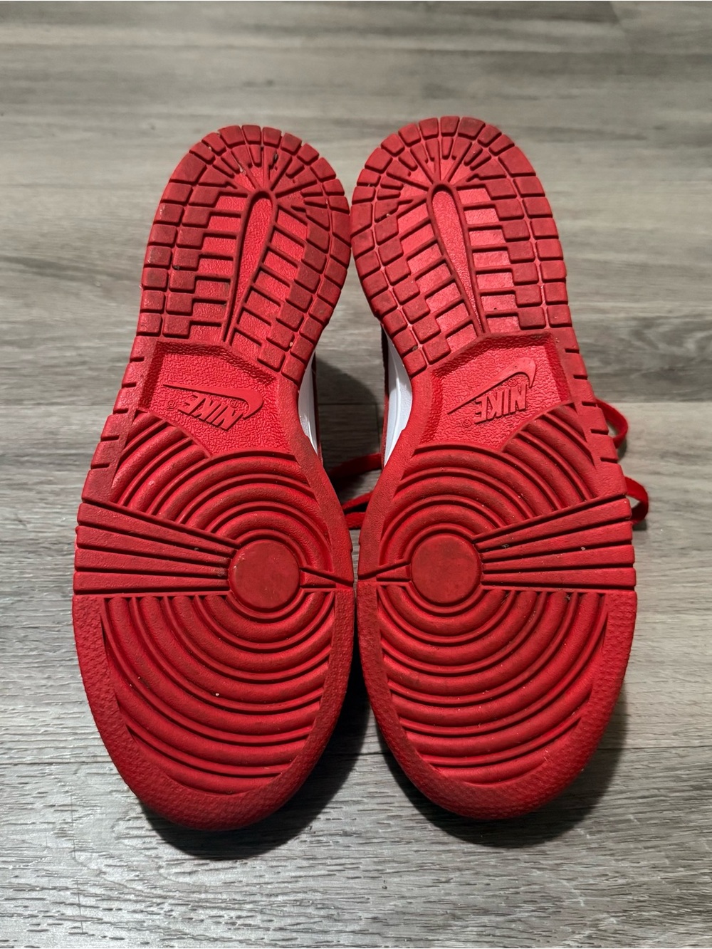 Nike Kids Red and White Low-Top Sneakers - Picture 4 of 4